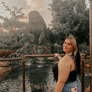 Meet your Posher, Anna-nicole